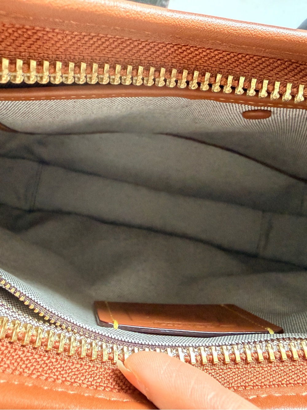 Coach Ergo Shoulder Bag 33 - Picture 2 of 6